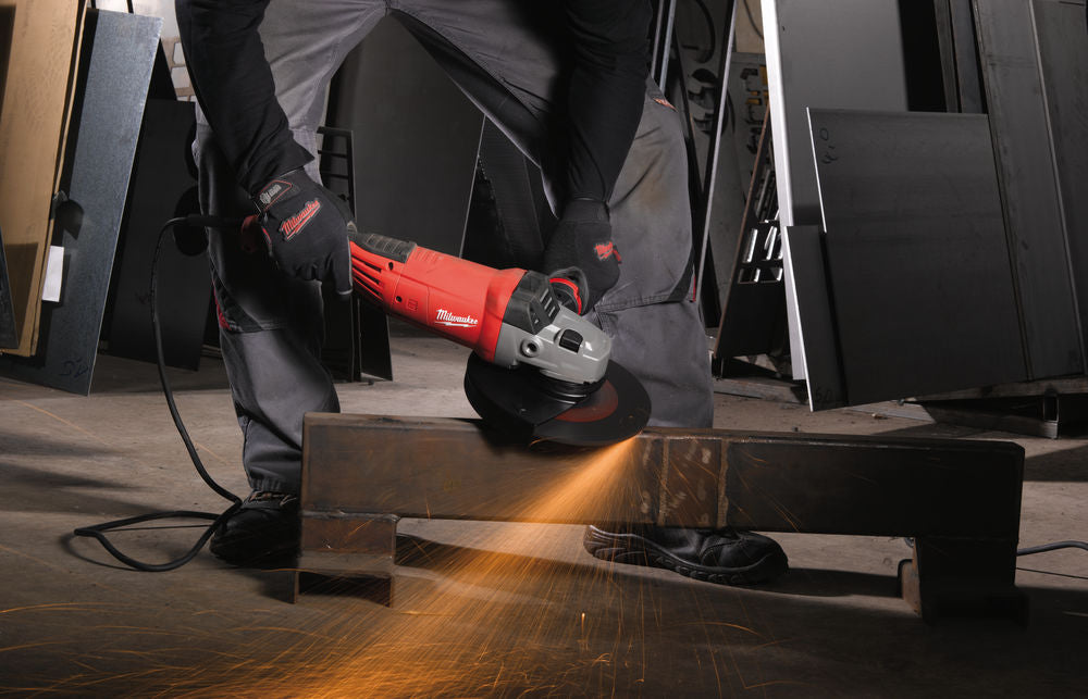 Milwaukee AGV 22-230 DMS