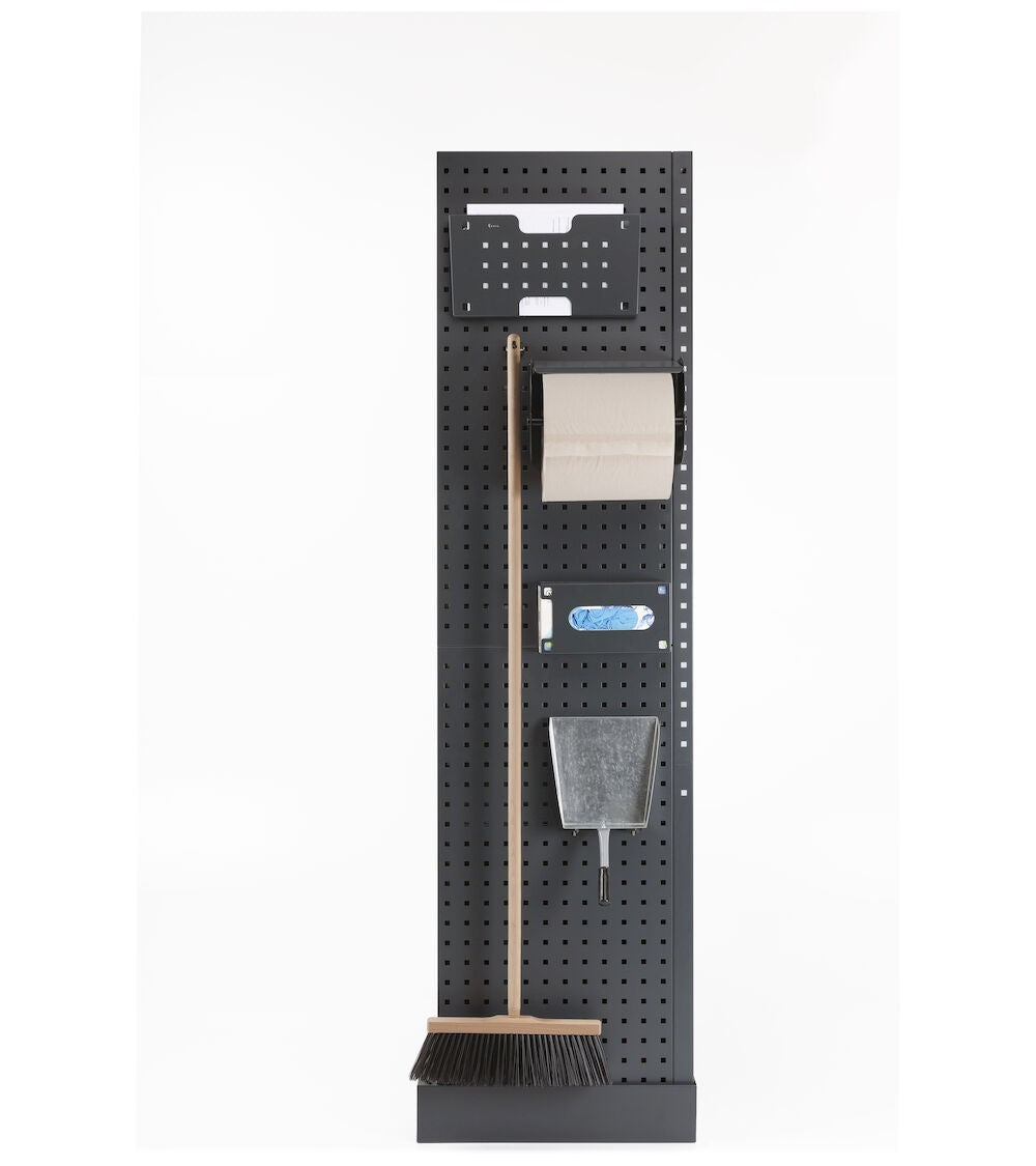 Fami 391G13 - Arredo officina con armadi ad anta, cassettiera, carrello e modulo di servizio, L4560 x P495 x H1900 mm