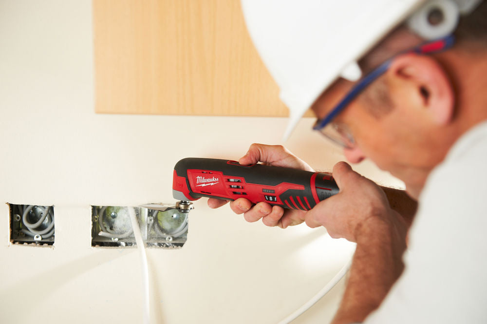Milwaukee C12 MT - Utensile multifunzione vibrante a batteria - solo corpo