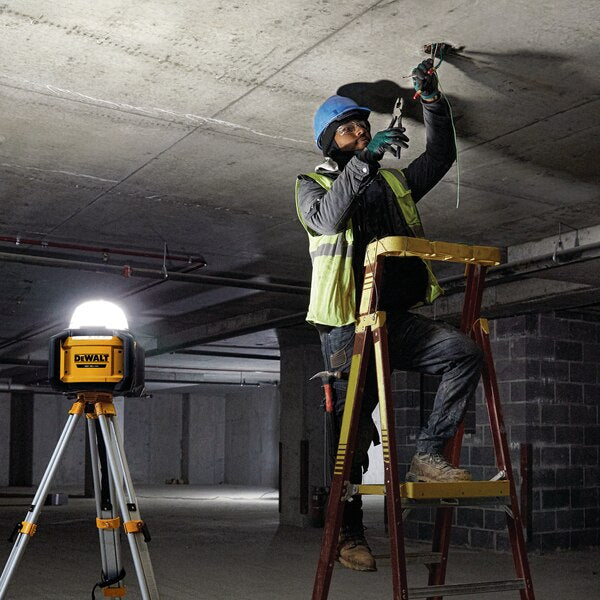 Dewalt DCL074-XJ - Faro LED con fascio di luce a 360° XR 18V (senza batterie e caricbatteria)