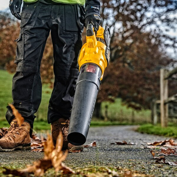 Dewalt DCMBA572X1-QW - Soffiatore soffia foglie a batteria 54V, 1 x 9Ah