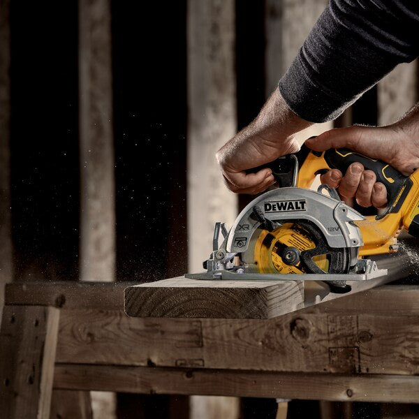 Dewalt DCS512P2-QW - Sega circolare a batteria 12V, disco 140 MM - 2 x 2Ah in valigetta