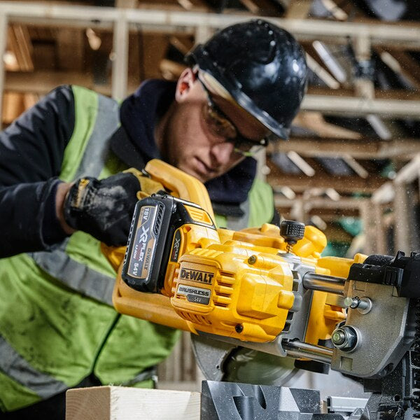 Dewalt DCS777T2-QW - Troncatrice 216mm XR FLEXVOLT 54V 6.0Ah BRUSHLESS
