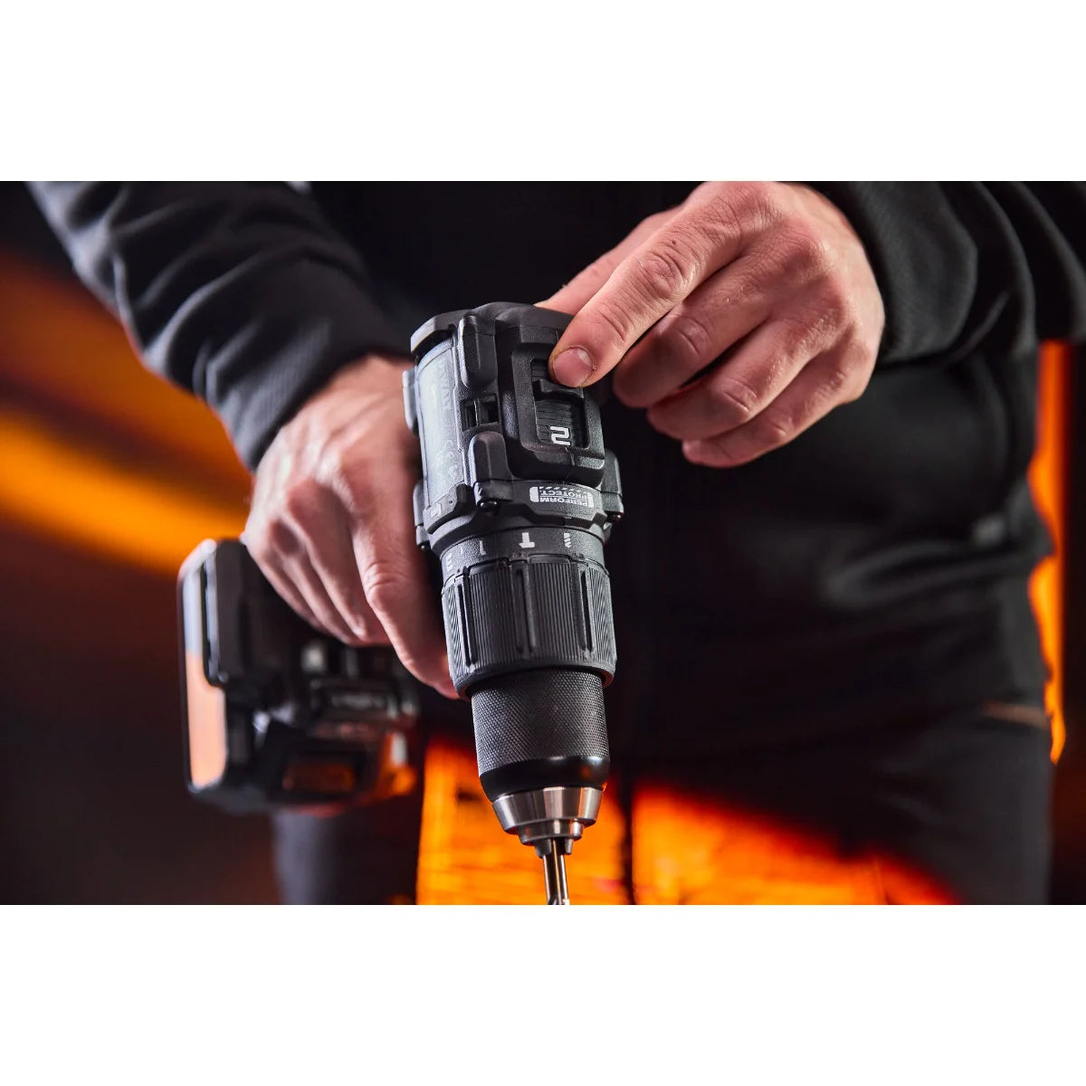 Dewalt DCD86MP2KT-QW McLaren - Trapano avvitatore con percussione + kit flessometro e inserti - 2 batterie da 5Ah 18V