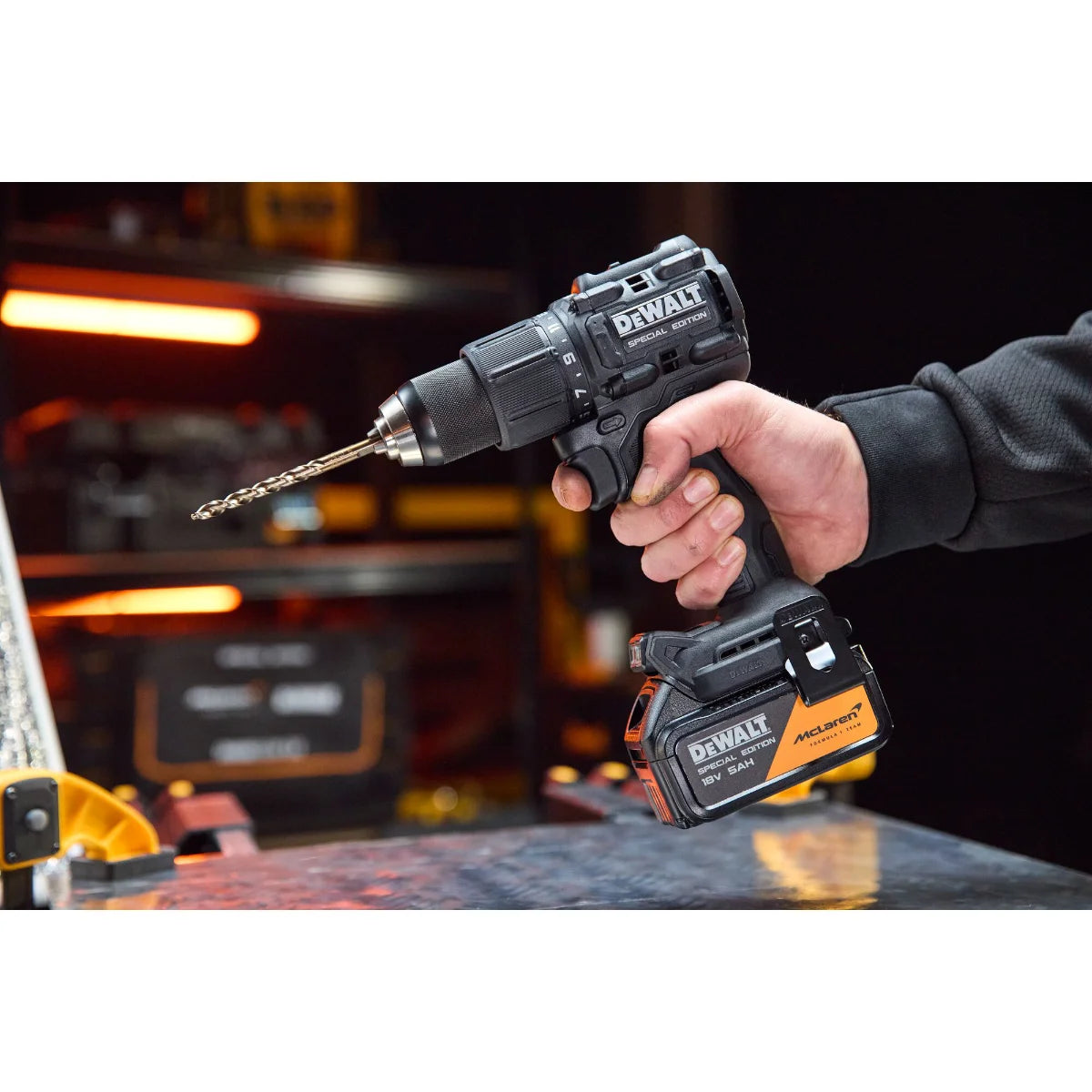 Dewalt DCD86MP2T-QW McLaren - Trapano avvitatore con percussione - 2 batterie da 5Ah 18V