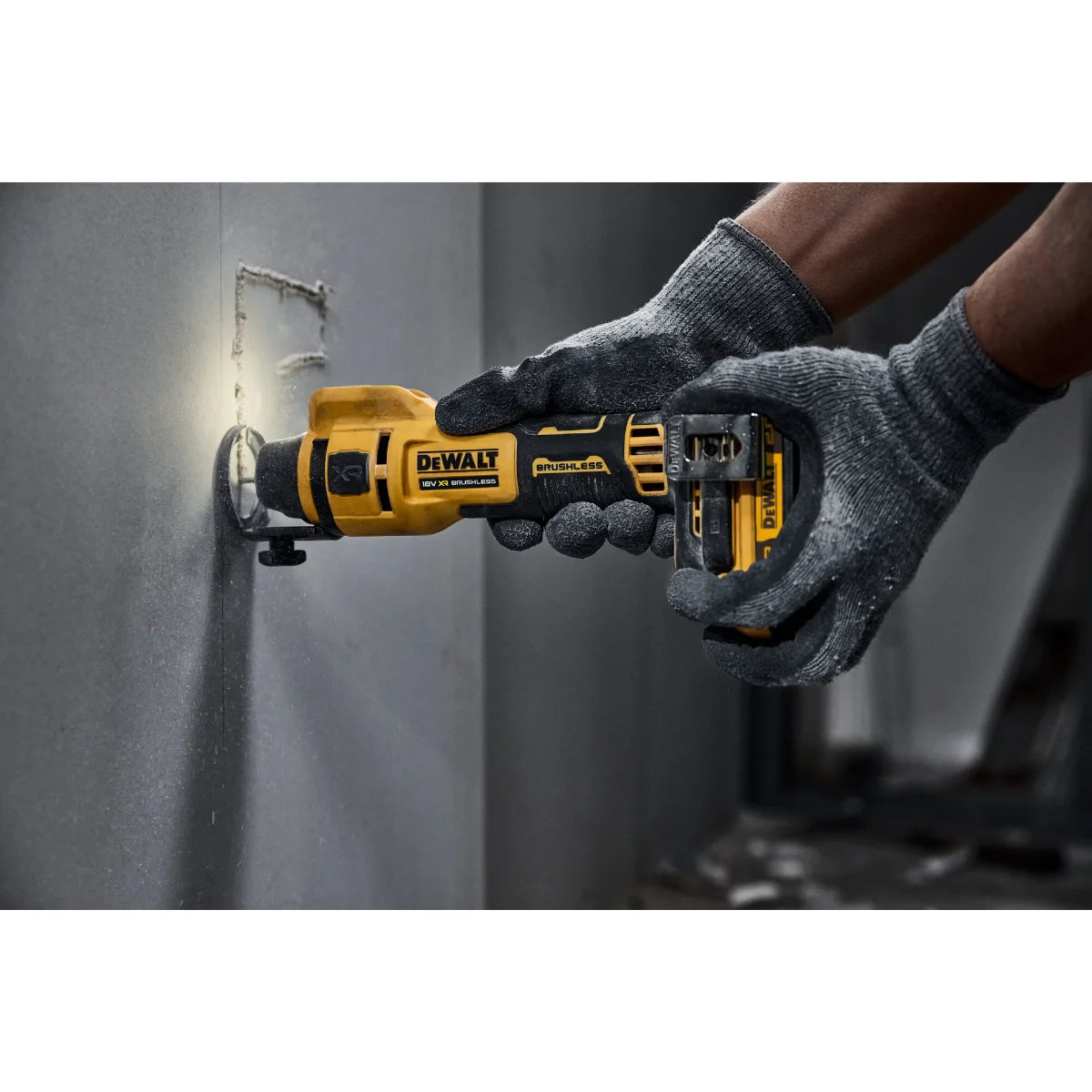 Dewalt DCE555N-XJ - Rifilatore fresa per cartongesso a batteria 18V - solo corpo