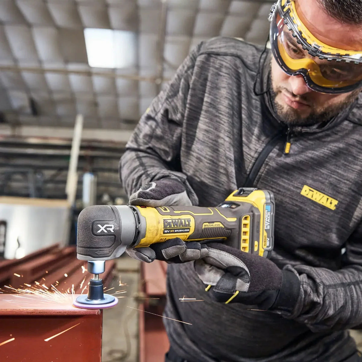 Dewalt DCG421N-XJ - Smerigliatrice assiale ad angolo retto 6mm, a batteria 18V, solo corpo