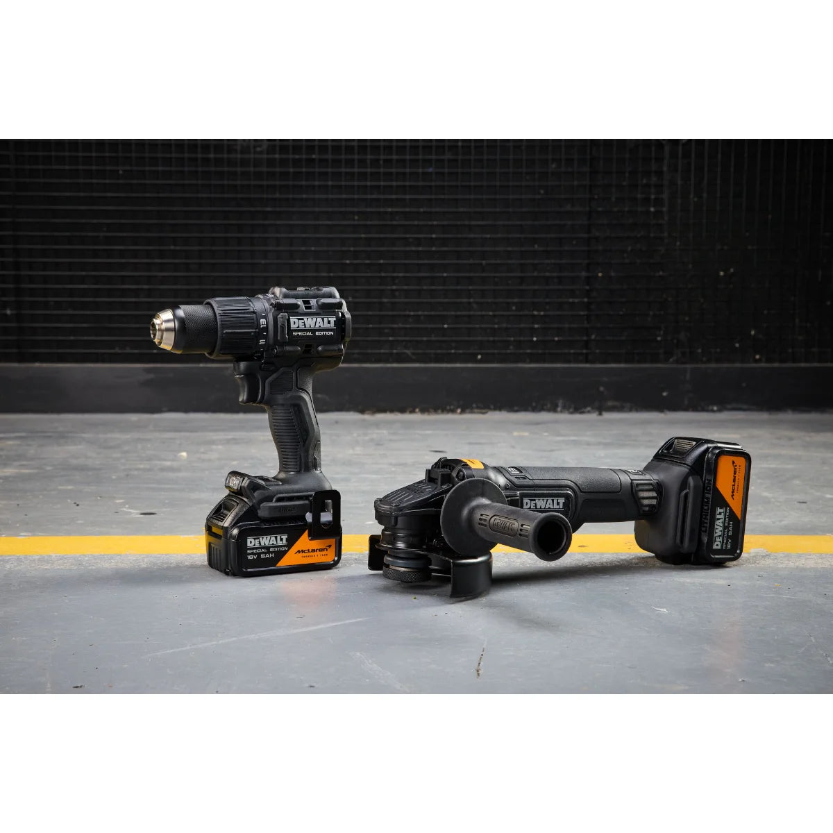 Kit Dewalt McLaren DCK2223MP2T-QW, trapano con percussione + smerigliatrice 18V, 2 x 5Ah