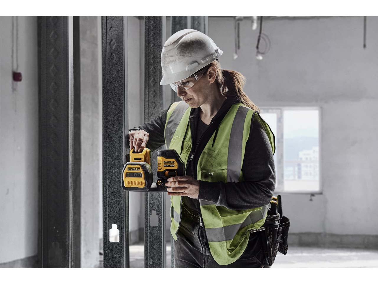 Dewalt DCE088D1G18-QW - Laser a batteria multivoltaggio