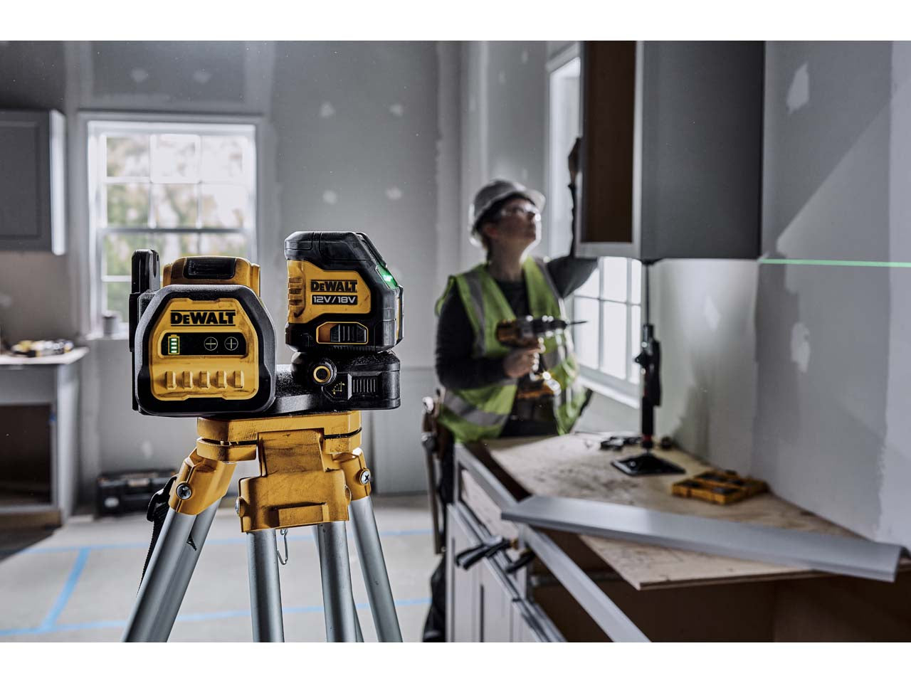 Dewalt DCE088D1G18-QW - Laser a batteria multivoltaggio