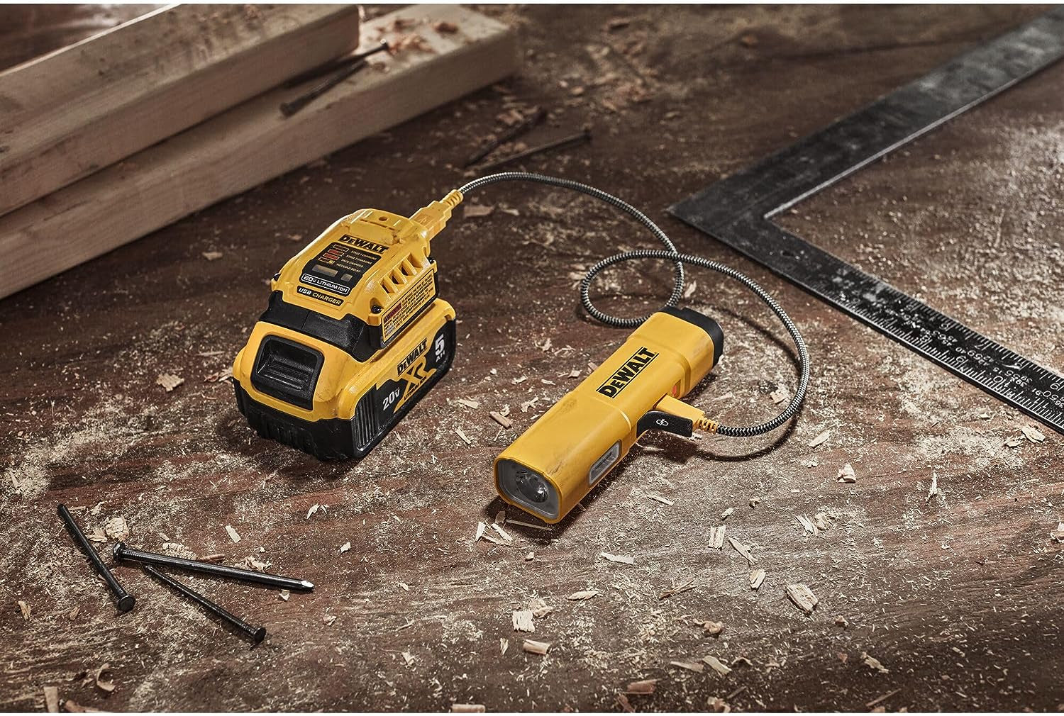 Dewalt DCL183 - Torcia led magnetica ricaricabile USB 