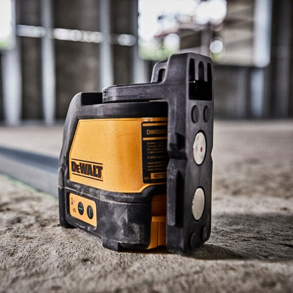 Dewalt Dewalt DW088CG-XJ - Tracciatore/livella laser a 3 linee autolivellante - raggio verde