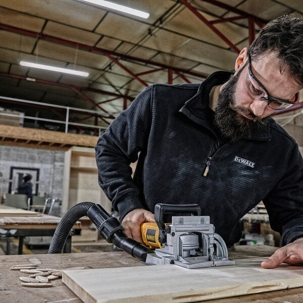 DW682K-QS - Dewalt DW682K-QS - Fresatrice per giunzioni con linguette 600W