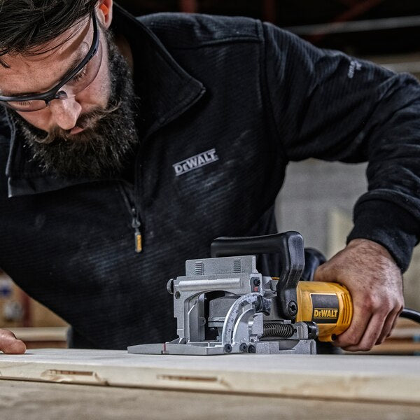 DW682K-QS - Dewalt DW682K-QS - Fresatrice per giunzioni con linguette 600W