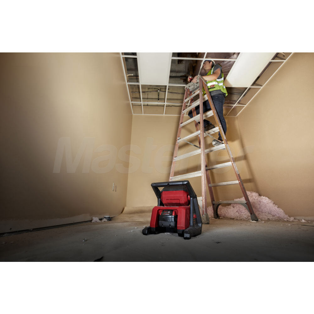 Milwaukee M18 HOAL-0 - Faro led a batteria ad elevate prestazioni, solo corpo a terra