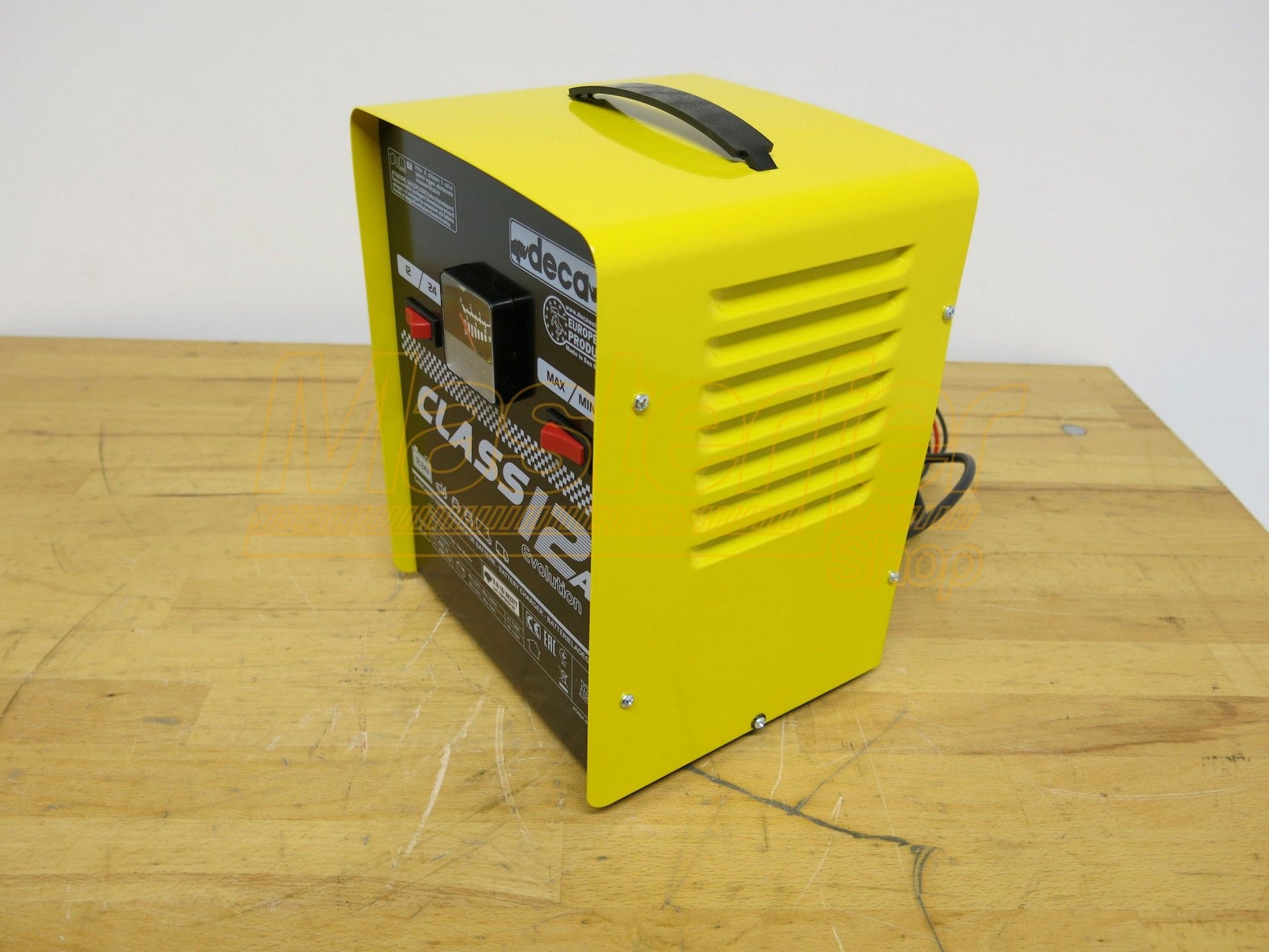 Caricabatterie elettromeccanico 12-24V Deca CLASS 12A (carica 9 A)