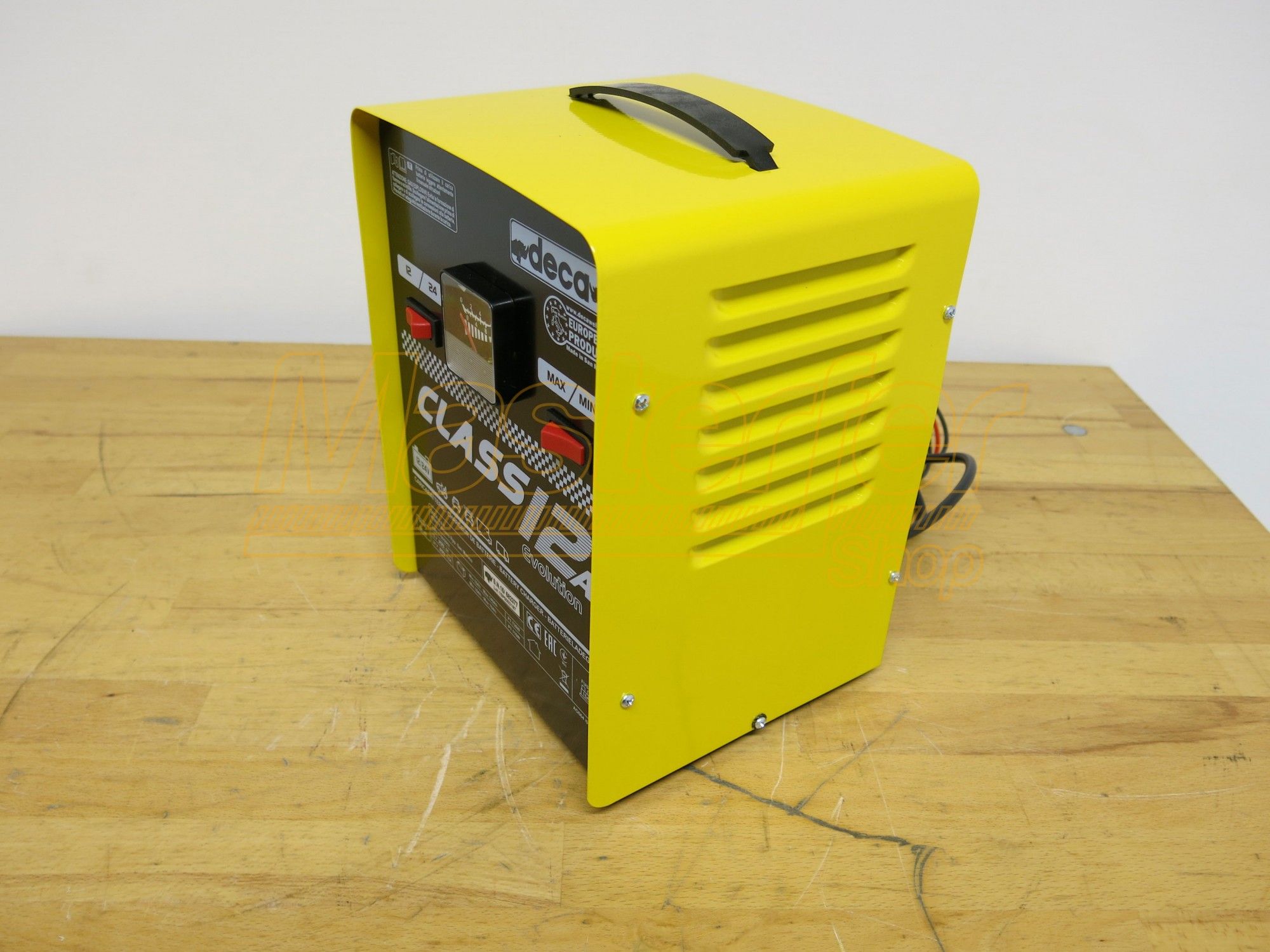 Caricabatterie elettromeccanico 12-24V Deca CLASS 12A (carica 9 A)