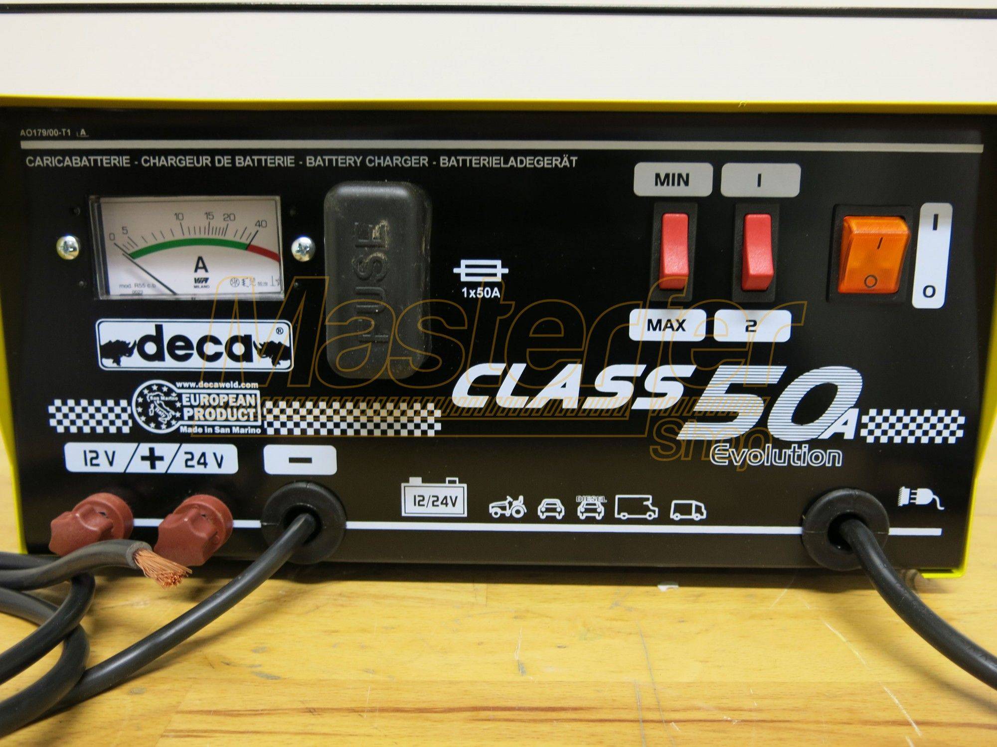 Caricabatterie elettromeccanico 12-24V Deca CLASS 50A