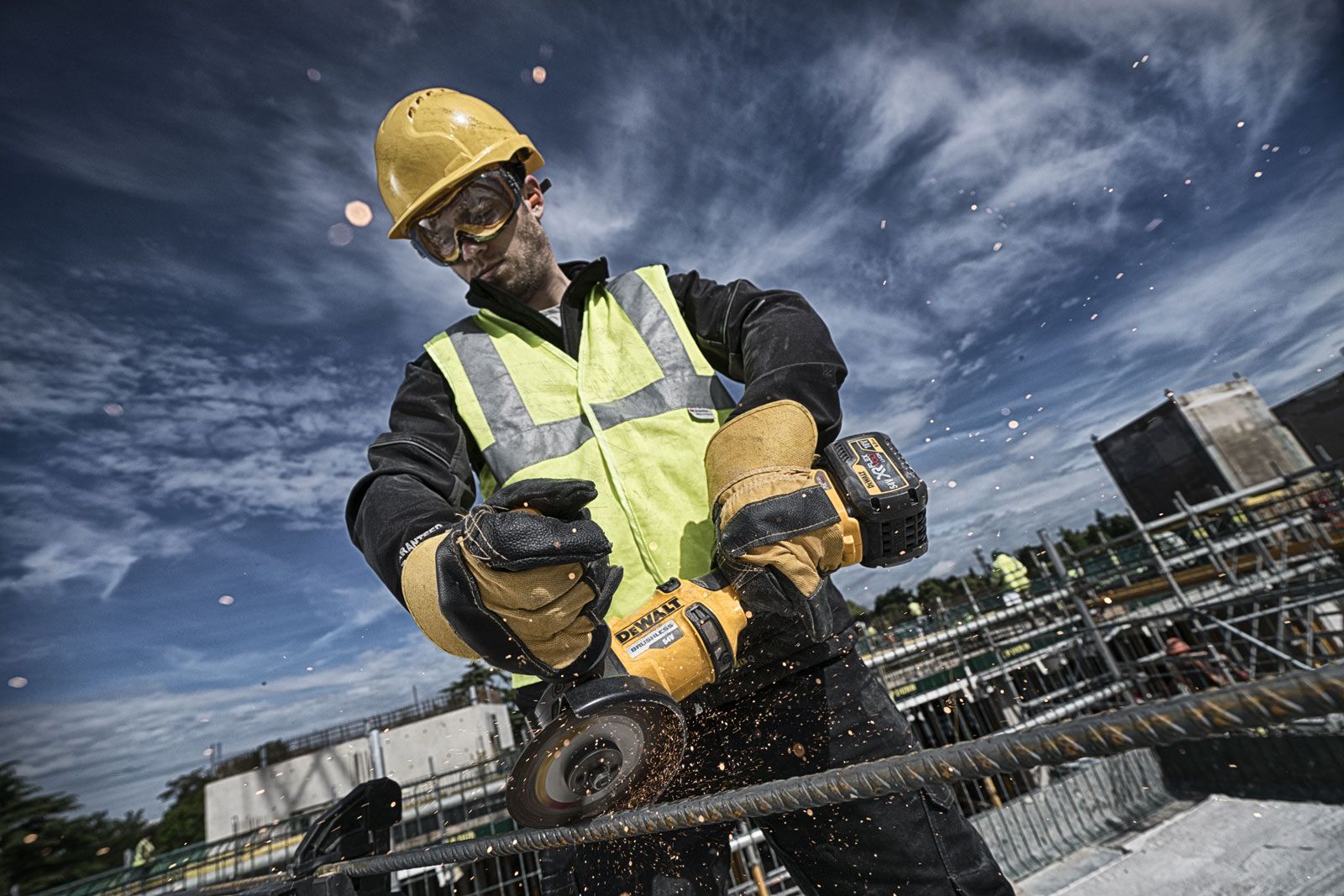 Smerigliatrice a batteria Dewalt DCG414T2 54V 6Ah - XR FLEXVOLT