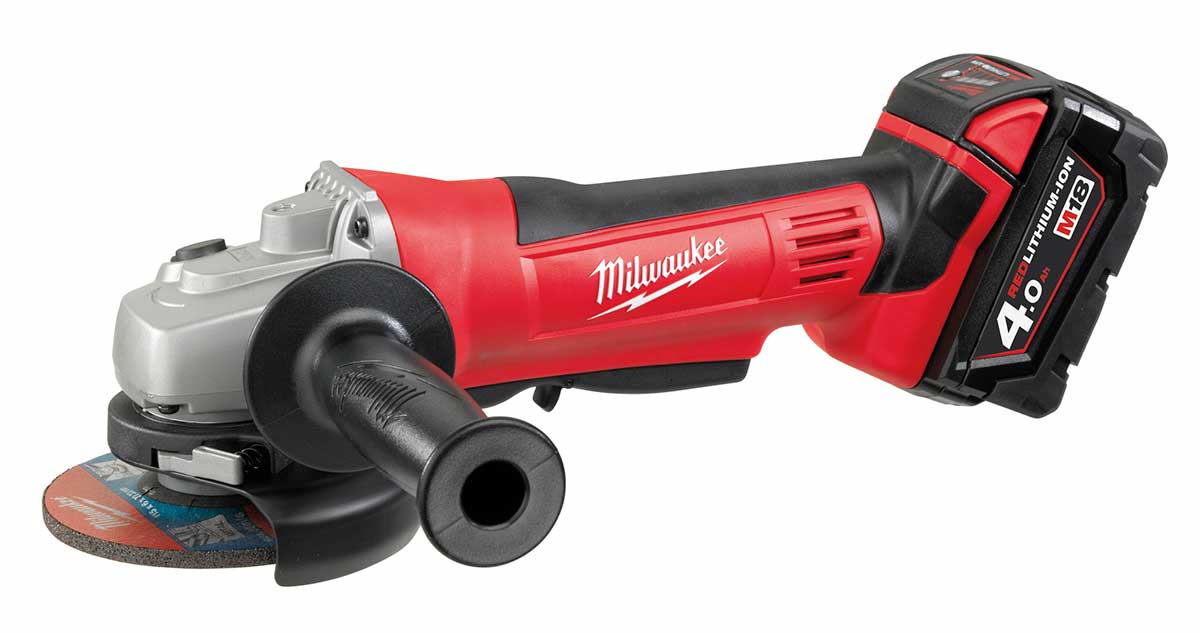Kit Milwaukee 18V M18 BPP3A-403B, trapano avvitatore + tassellatore sds-plus + smerigliatrice, 3 batterie da 4.0Ah, con valigetta e borsone