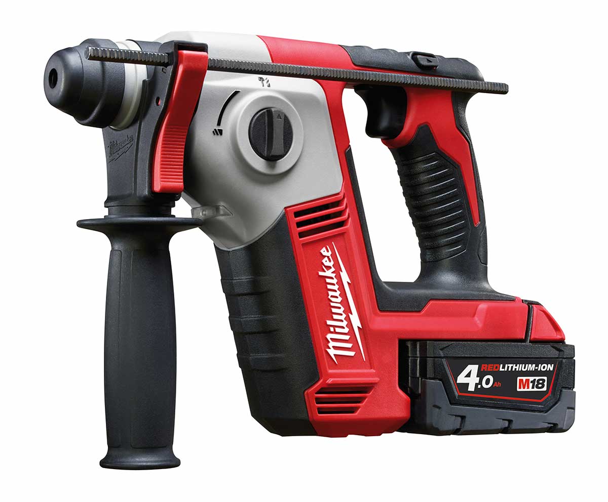 Kit Milwaukee 18V M18 BPP3A-403B, trapano avvitatore + tassellatore sds-plus + smerigliatrice, 3 batterie da 4.0Ah, con valigetta e borsone