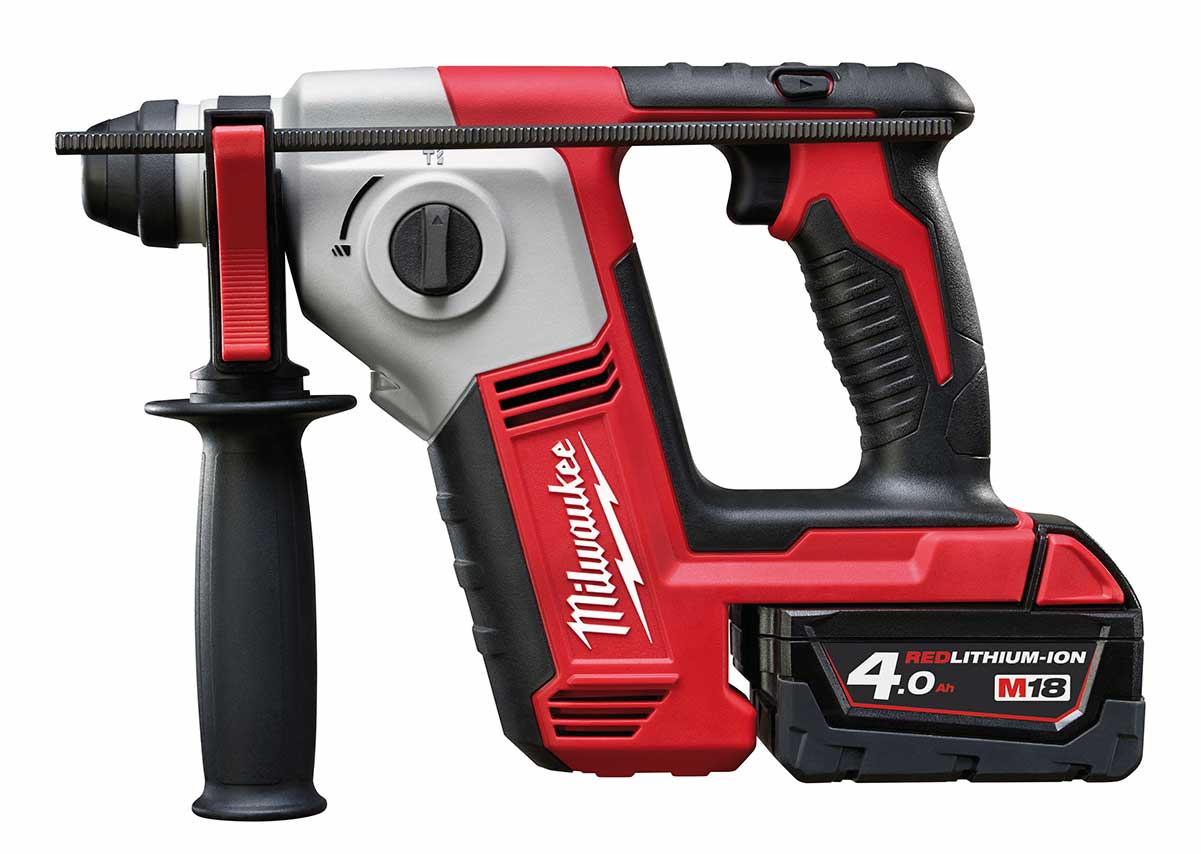 Kit Milwaukee 18V M18 BPP3A-403B, trapano avvitatore + tassellatore sds-plus + smerigliatrice, 3 batterie da 4.0Ah, con valigetta e borsone