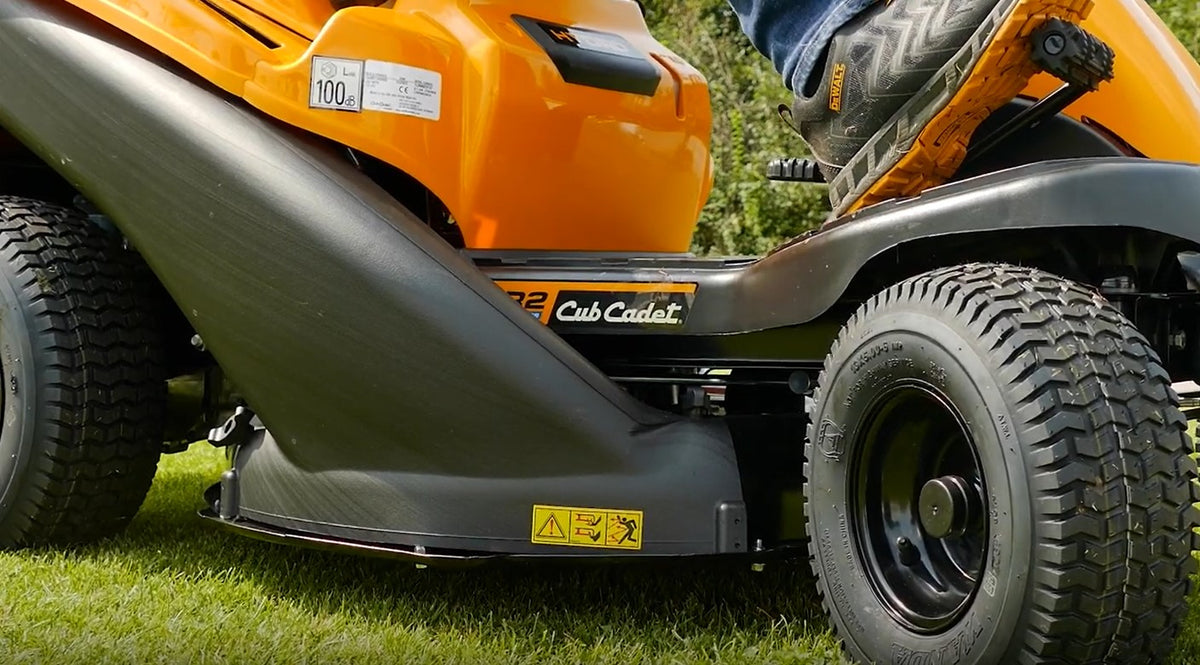 Cub Cadet LR2 NR76 Trattorino Minirider Taglio 76 cm , Cilindrata 439