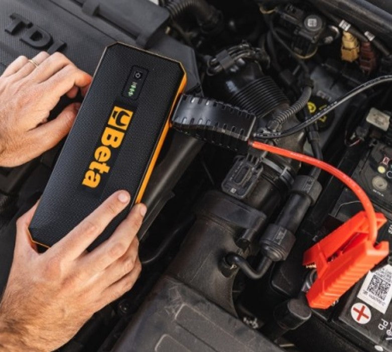 Beta 1498BC/12 Avviatore portatile multifunzione 12V , batteria 25000 mAh , spunto 1500A , avviamento 600A