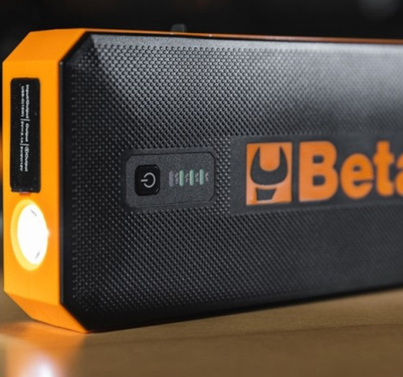 Beta 1498BC/12 Avviatore portatile multifunzione 12V , batteria 25000 mAh , spunto 1500A , avviamento 600A