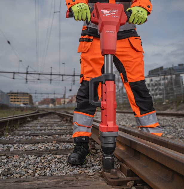 Milwaukee M18 FHIWF1R-0C Avvitatore ad impulsi per ferrovie da 1″ M18 FUEL con anello di frizione , solo corpo