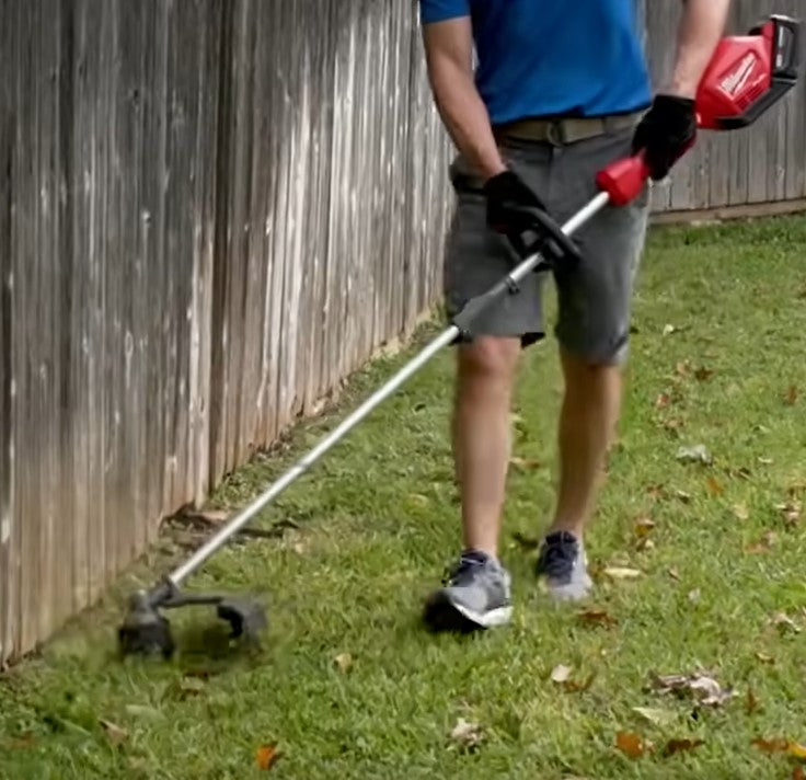Milwaukee M18 FOPH-LTA - Decespugliatore accessorio per Milwaukee M18 FOPH-0 utilizzo in campo