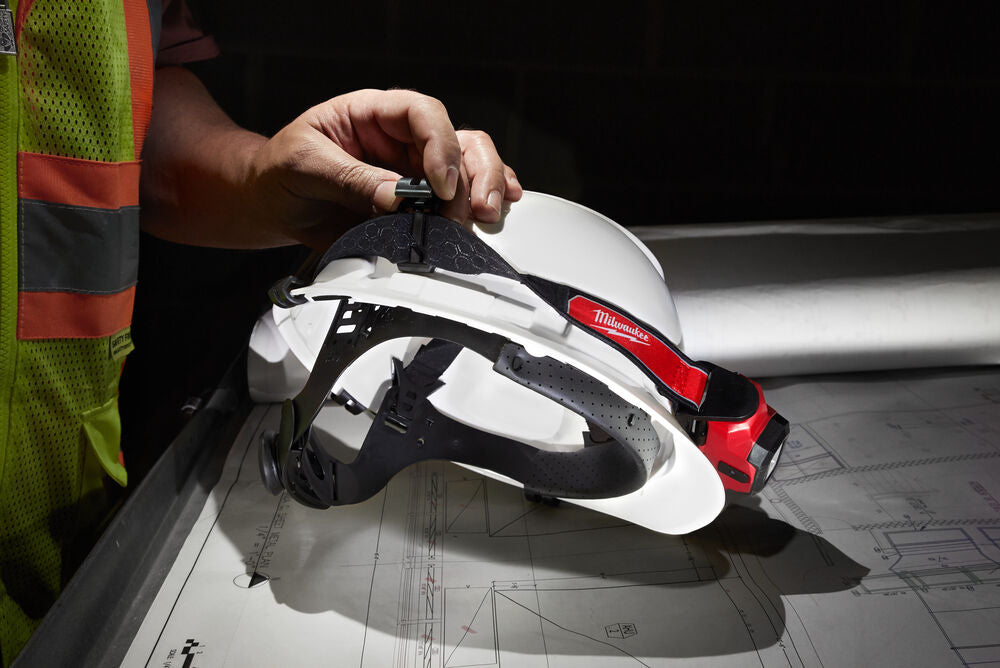 Milwaukee L4 HL-301 - Lampada frontale ricaricabile con USB - 475 Lumens 