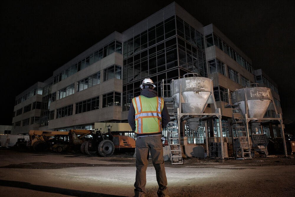 Milwaukee L4 HL-301 - Lampada frontale ricaricabile con USB - 475 Lumens 