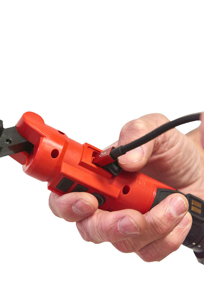 Milwaukee L4 SL550-301 - Torcia da ispezione regolabile ricaricabile con USB - 550 lumens