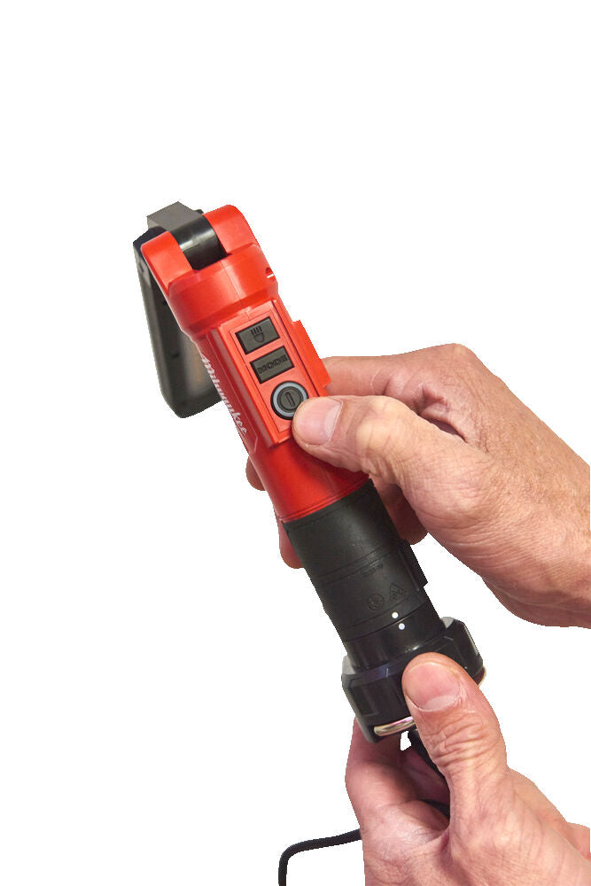 Milwaukee L4 SL550-301 - Torcia da ispezione regolabile ricaricabile con USB - 550 lumens