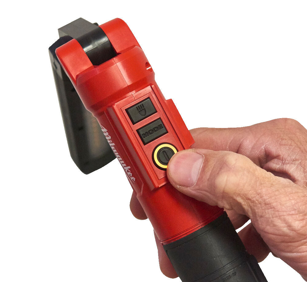 Milwaukee L4 SL550-301 - Torcia da ispezione regolabile ricaricabile con USB - 550 lumens