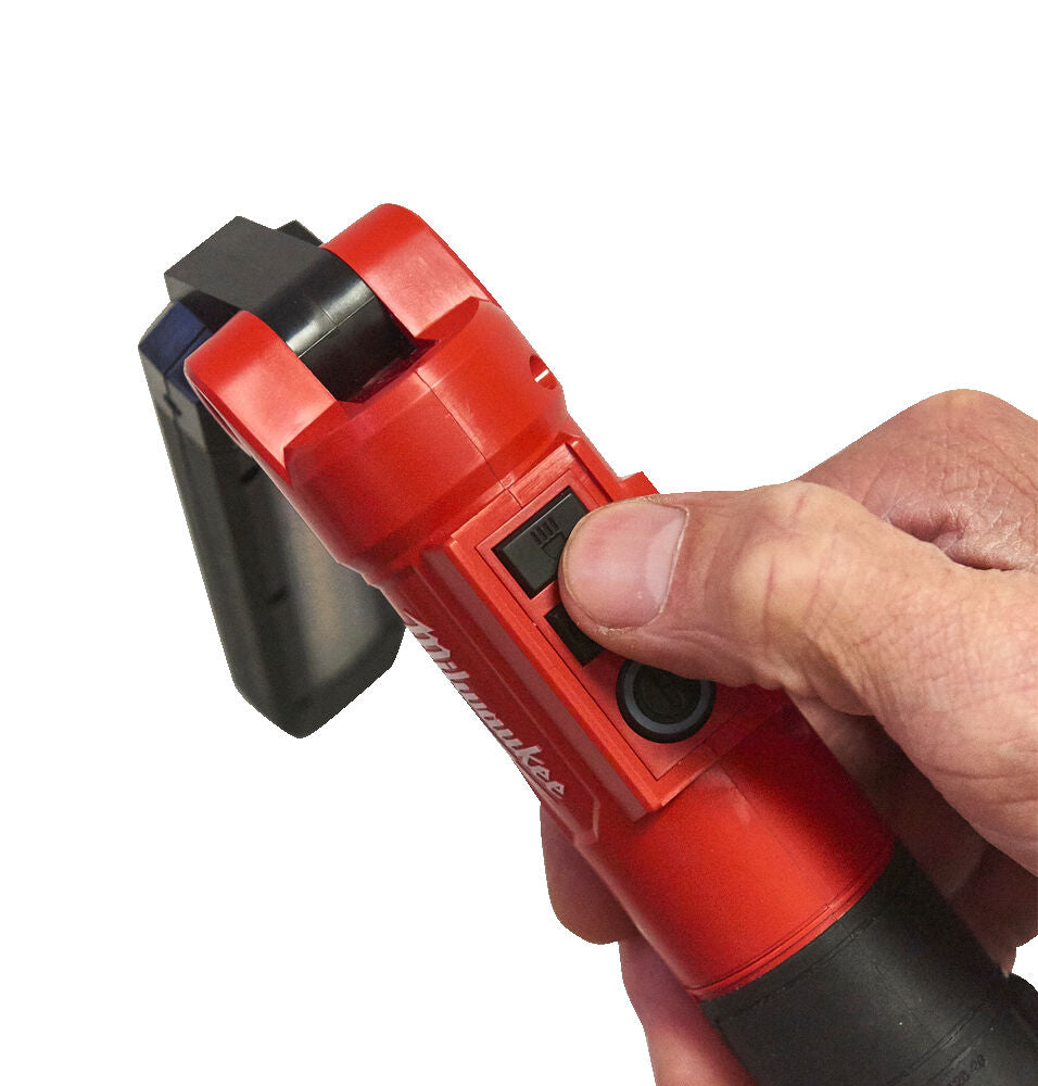 Milwaukee L4 SL550-301 - Torcia da ispezione regolabile ricaricabile con USB - 550 lumens