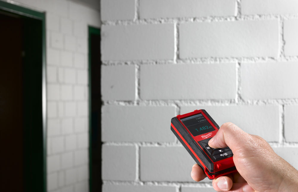 Milwaukee LDM45 - Distanziometro laser 45 metri con squadra per angoli