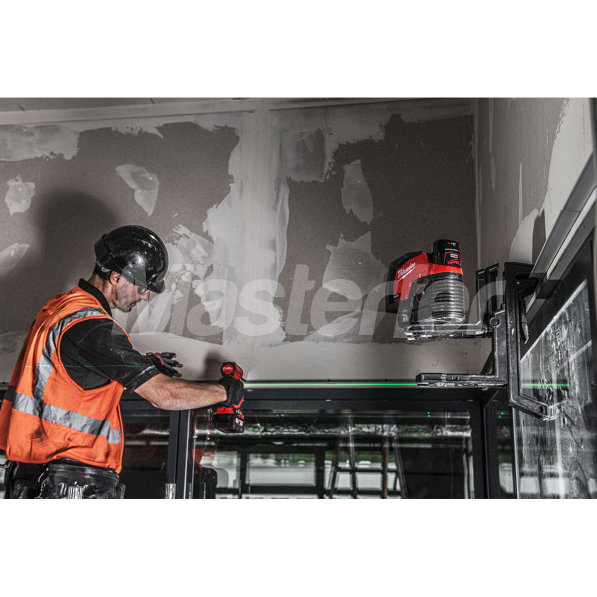 Milwaukee M12 CLLP-301C utilizzo in altezza