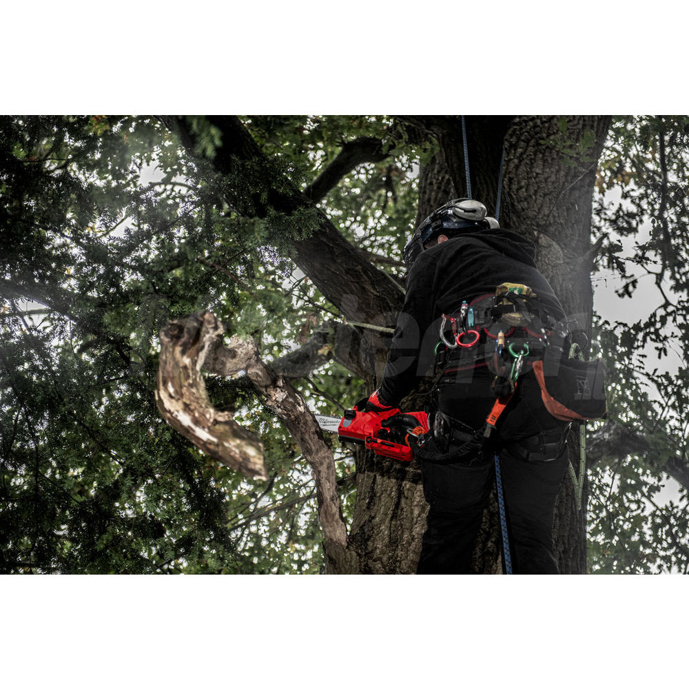 Milwaukee M12 FHS-602X - Elettrosega per potatura a batteria Fuel, 2 batterie da 6Ah in valigetta 4933472212 utilizzo