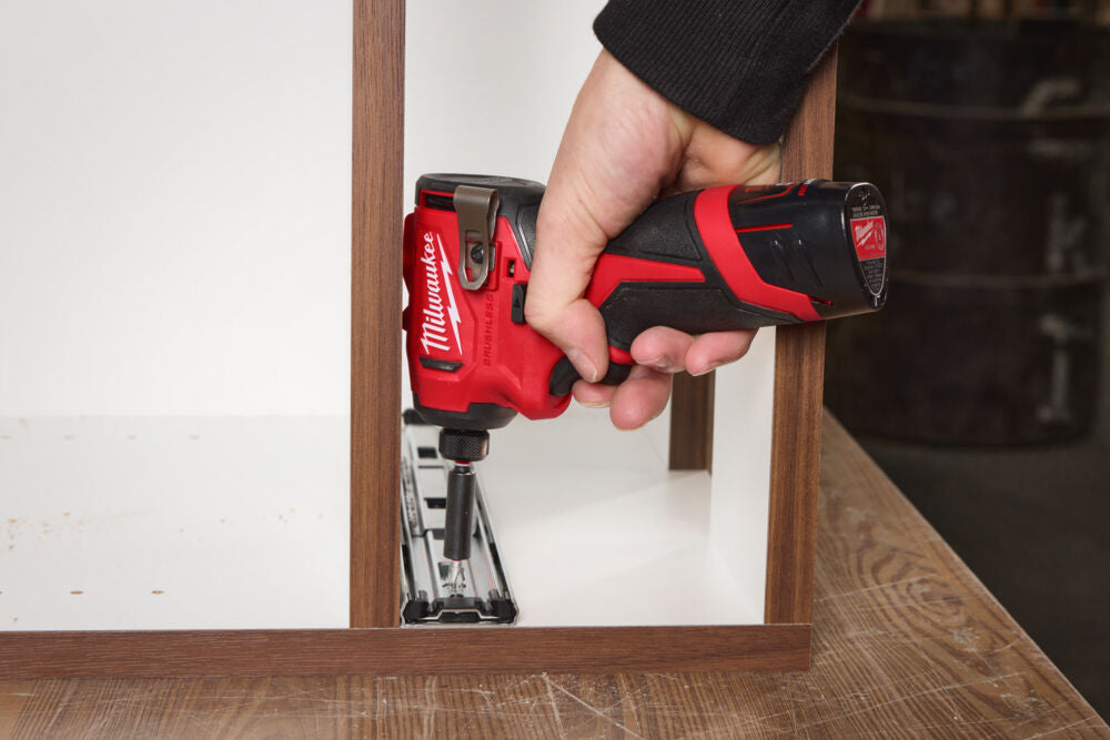 Milwaukee M12BLIDRC-202C - Avvitatore a impulsi a batteria 12V attacco da 1/4" - 2 x 2Ah 