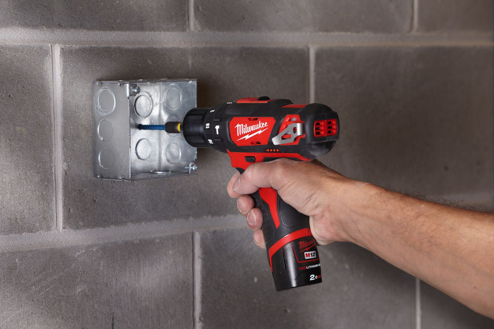 Milwaukee M12 BPP2A-203C - Kit 12V Trapano avvitatore con percussione e avvitatore ad impulsi