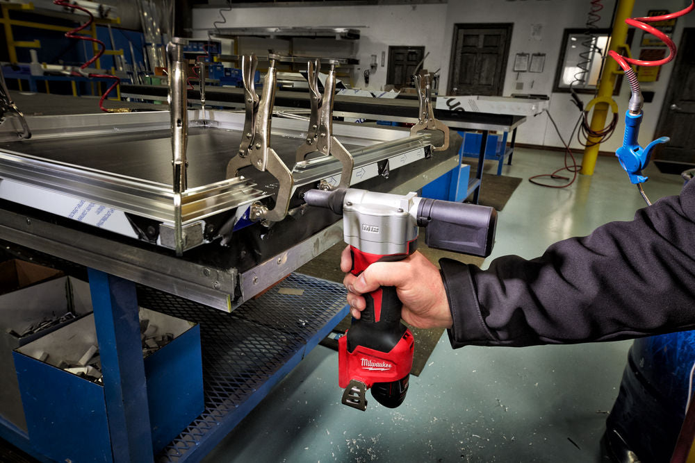 rivettatrice a batteria m12