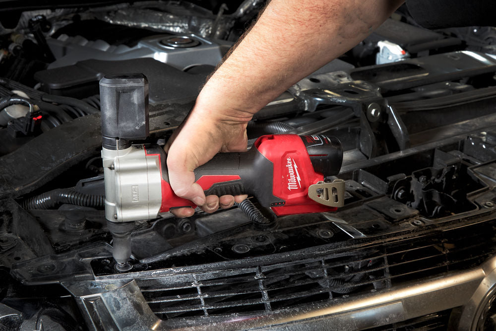 Milwaukee M12 BPRT-401B - Rivettatrice a batteria 12V - 1 batteria da 4Ah in borsone