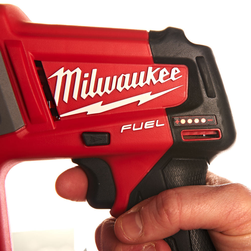 Milwaukee M12 FPP2BP-602X - Kit a batteria 12V - Tassellatore CH e Avvitatore a impulsi FIWF12