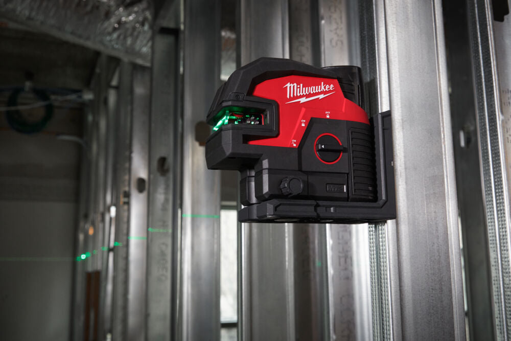 Milwaukee M12 CLL4P-301C - Livella laser con raggio verde a 2 linee con 4 punti piombo