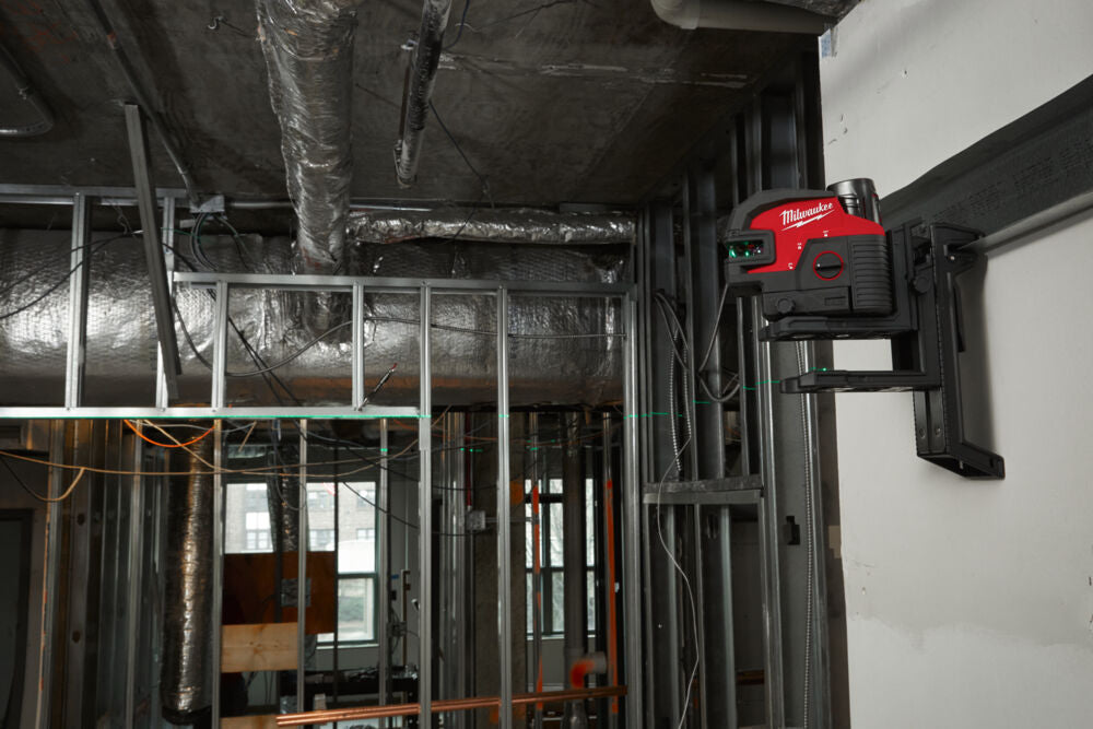 Milwaukee M12 CLL4P-301C - Livella laser con raggio verde a 2 linee con 4 punti piombo