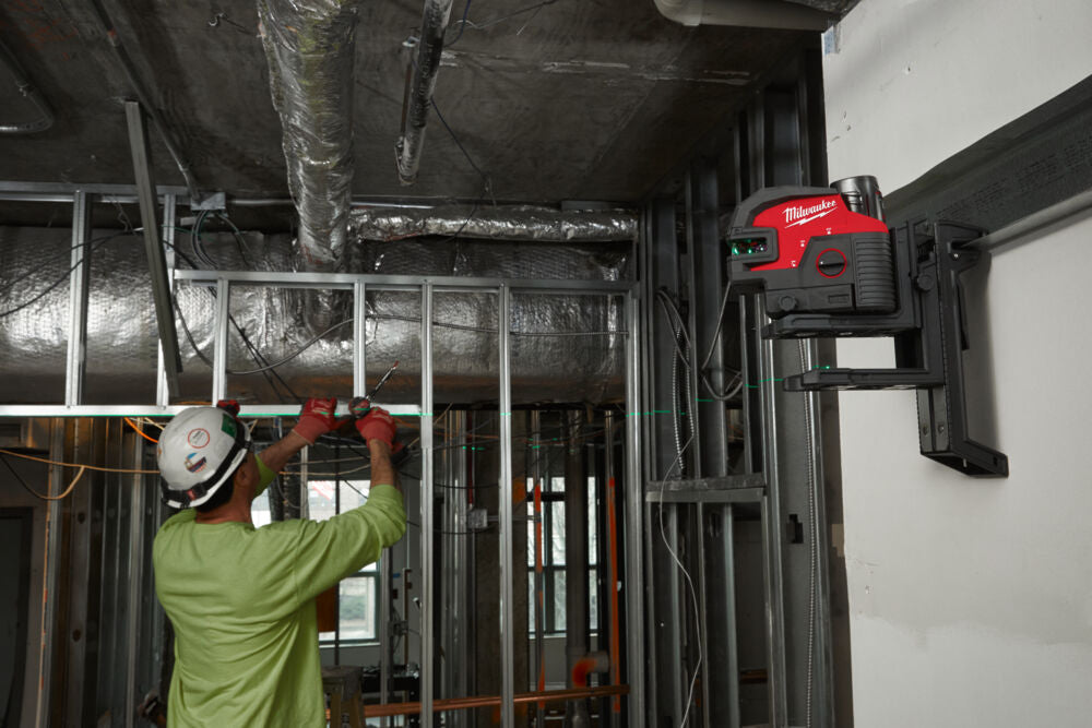 Milwaukee M12 CLL4P-301C - Livella laser con raggio verde a 2 linee con 4 punti piombo