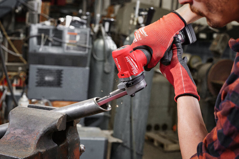 Milwaukee M12 FBFL10-0 - Levigatrice a nastro a batteria 12V - nastro da 10mm - solo corpo