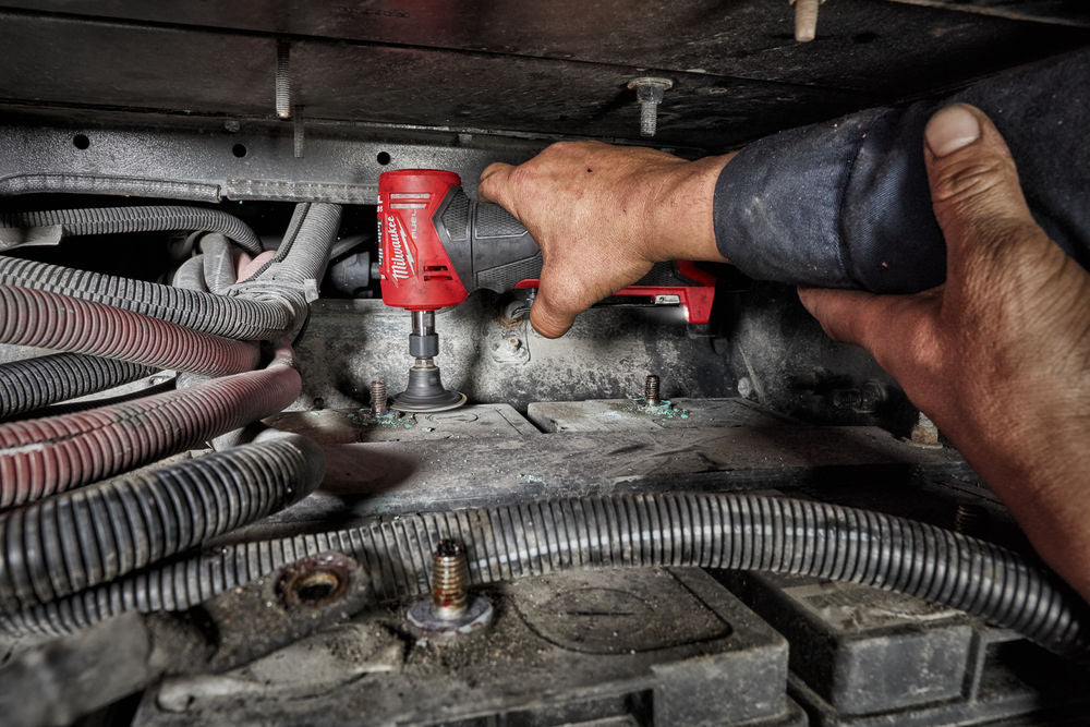 Milwaukee M12 FDGA-0 - Smerigliatrice angolare a batteria 12V - solo corpo